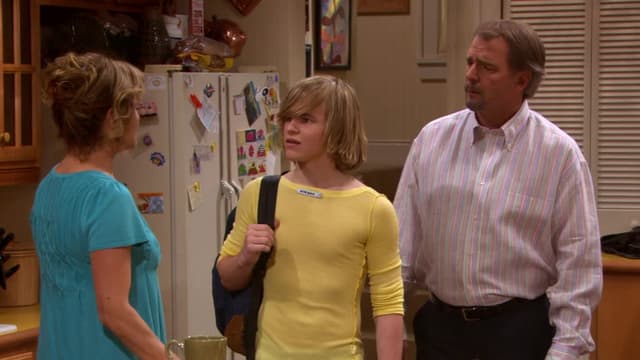 S02:E03 - No Gifts, Please