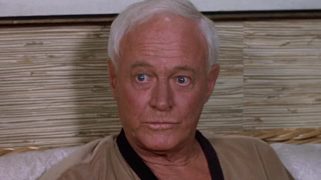 S03:E15 - Harts and Palms