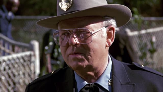 S01:E01 - Pilot