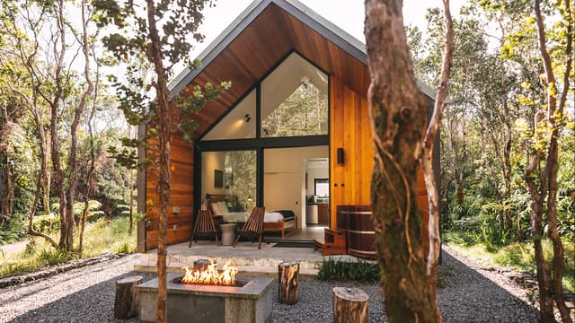 S02:E03 - Tiny Hawaiian Treasures & Lakeside and Mountainside Minis