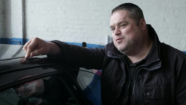 S01:E02 - Risky Business