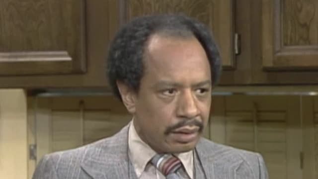 S04:E10 - The Costume Party