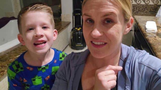 S01:E05 - Preston Loses His First Tooth and Swallows It