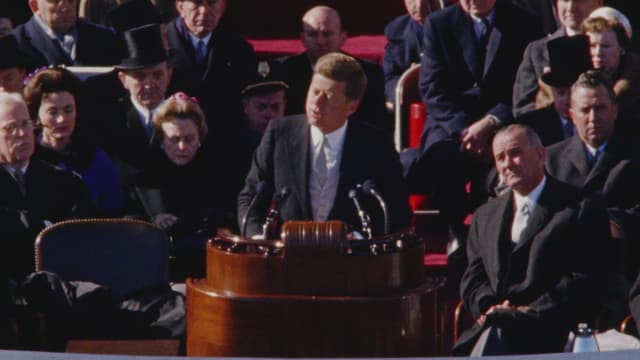 S01:E05 - The Torch Has Passed (January 1961 - December 1961)