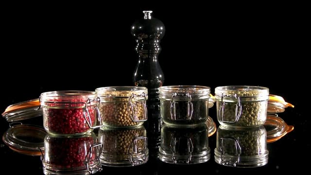 S01:E04 - Big and Bold