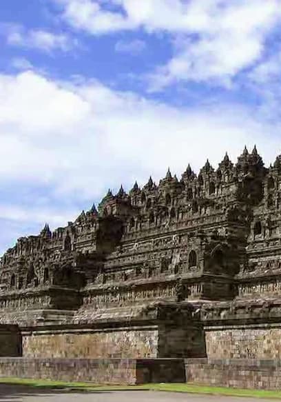 S01:E07 - Borobudur and Prambanan poster