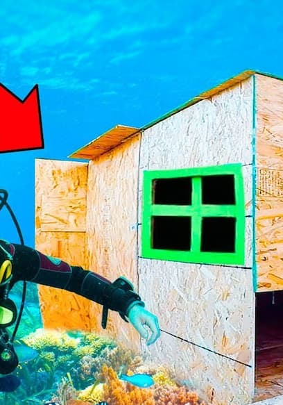 S01:E01 - Ultimate Underwater Box Forts! poster