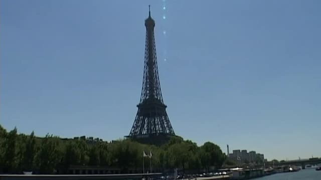 S01:E55 - Paris