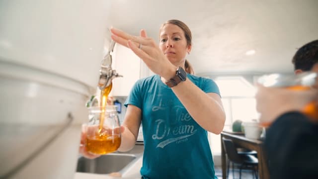 S01:E11 - 2025 Honey Harvest