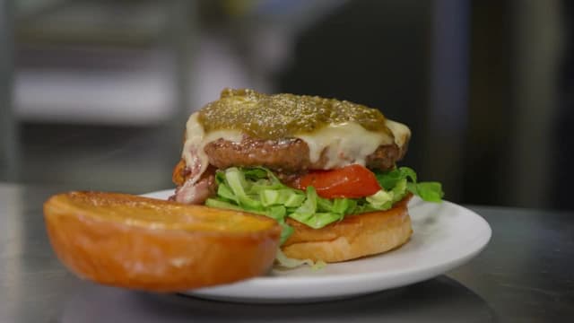 S06:E09 - Extreme Burgers