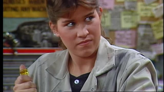 S04:E10 - A Woman's Place