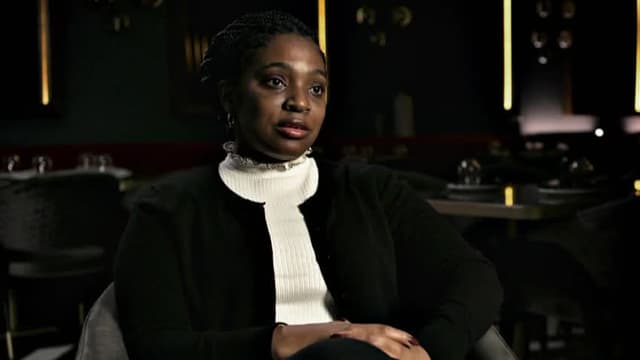 S01:E02 - Det. Tracy Lewis