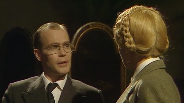 S07:E01 - A Quiet Honeymoon