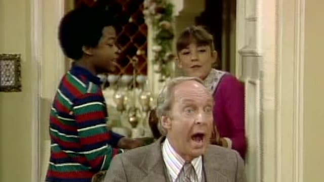 S02:E212 - Thanksgiving Crossover (Pt. 2)