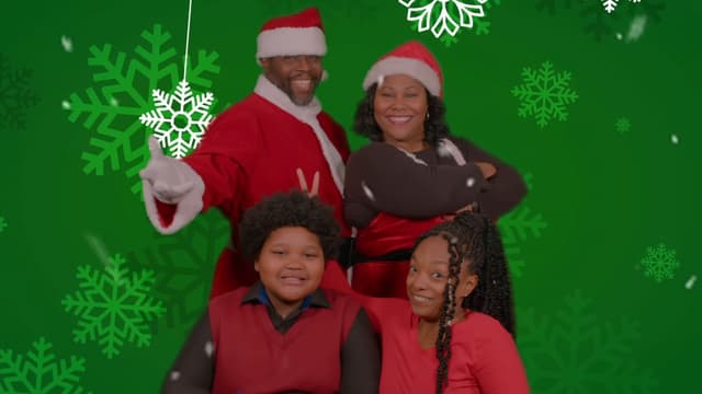 S01:E01 - The Ornament