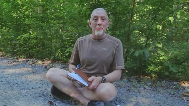 S01:E09 - Tall Blue Lettuce & Daisy