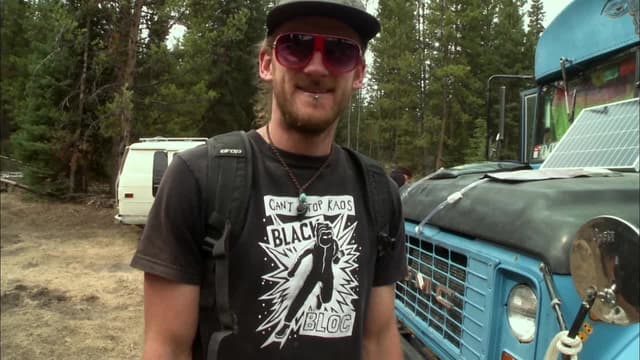 S01:E01 - Building Off the Grid