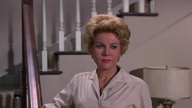 S02:E10 - Genie with the Light Brown Lamp