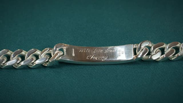 S06:E34 - Chesterfield Armchair, Brass Box, Silver Bracelet