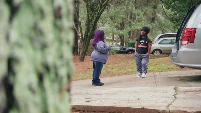 S06:E01 - No Respect for the Queen