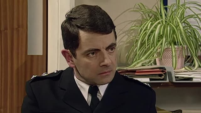 S01:E03 - Honey Trap