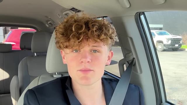 S04:É08 - S04:E08 - I Tried Every Drive-Thru's Most Expensive Item