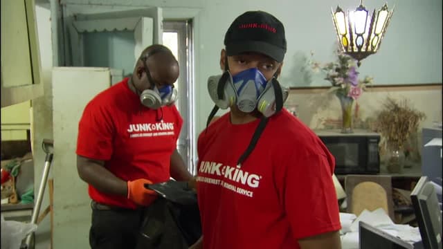 S08:E05 - We're Gonna Need a Bigger Boat