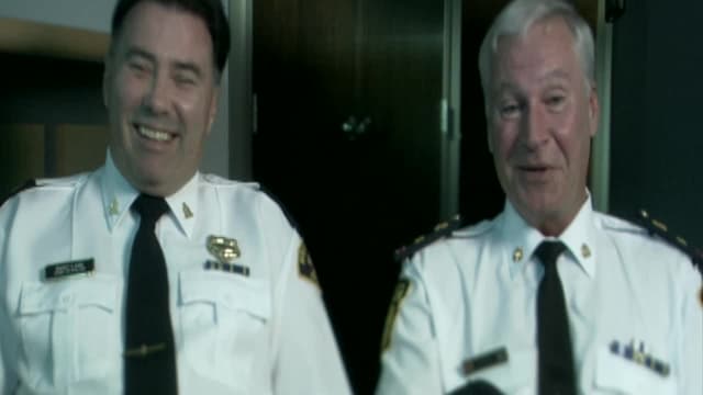 S01:E08 - Avión secuestrado