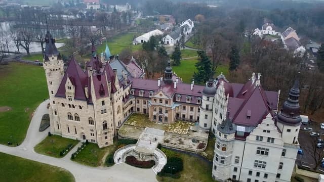 S01:E09 - The Castle With 99 Towers: Poland's Most Mysterious Fortress