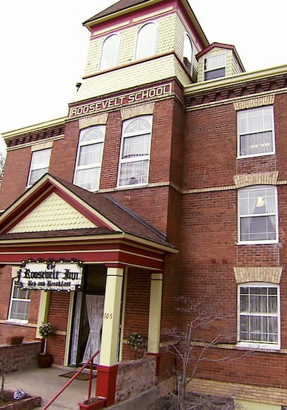 S01:E06 - The Roosevelt Inn poster