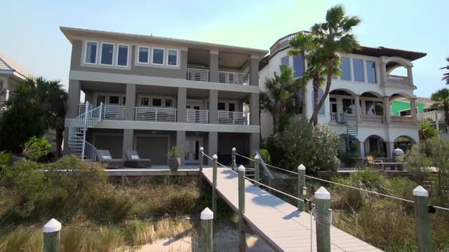 S01:E13 - Florida Gulf Coast Dream Home