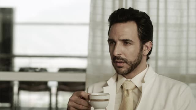 S01:E05 - A Large Family