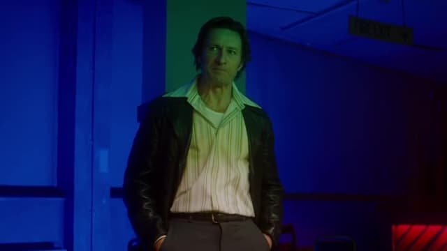 S01:E01 - Would You?