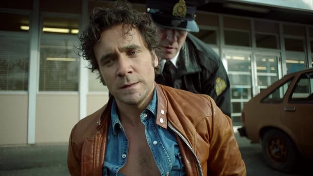 S01:E03 - Just Trust Me