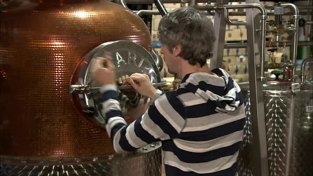 S17:E05 - Automatic Sliding Doors