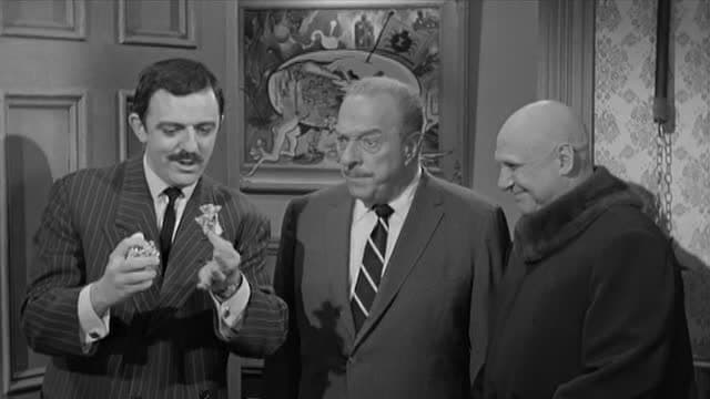 S01:E19 - The Addams Family Splurges