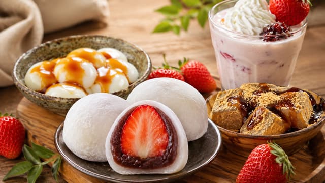 S01:E04 - 4 Japanese Mochi Desserts: Daifuku, Dango & More