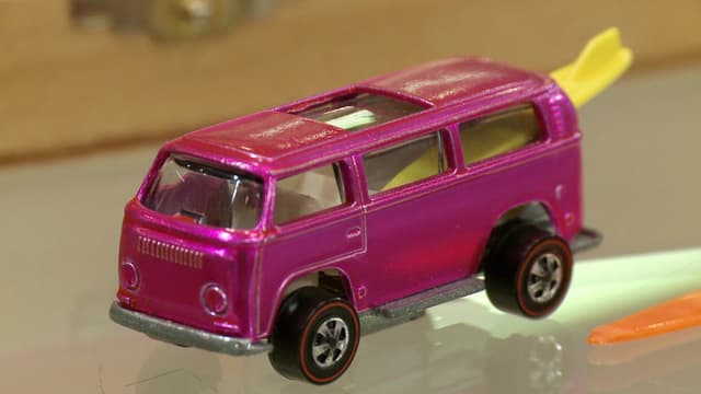 S02:E10 - Top Dollar Toys