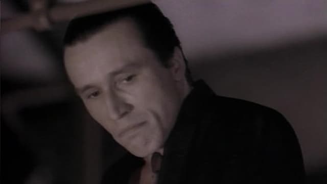 S02:E12 - Femme Fatale