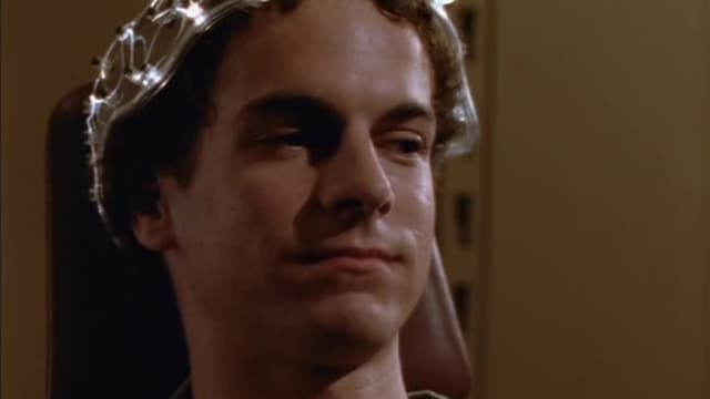 S01:E10 - The Hunter / The Healer