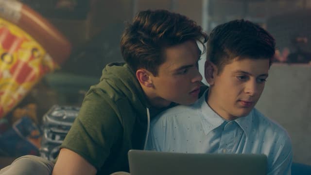 S01:E16 - Lonely Together