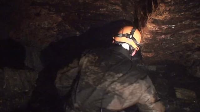 S02:E01 - Island Caving