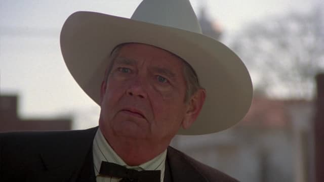 S03:E14 - December Days