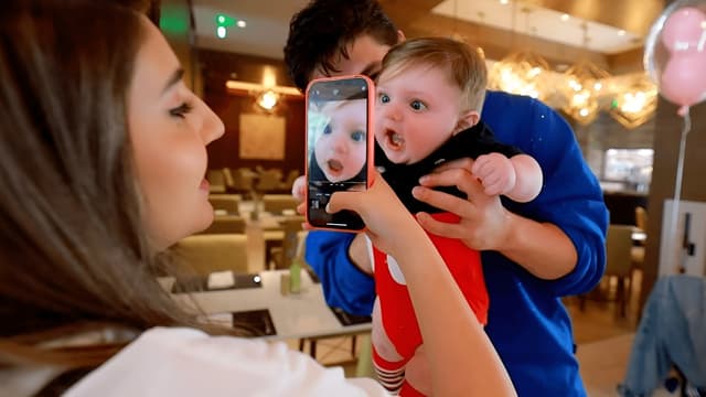 S01:E06 - 1 Year Old First Time at Disney Land