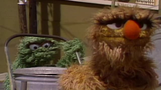 S11:E03 - Oscar and Osvaldo Go Trashing