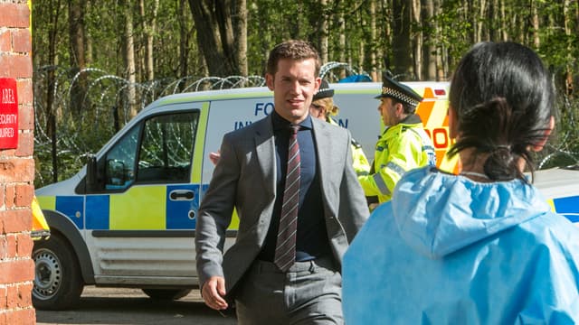 S19:E01 - The Village That Rose From the Dead