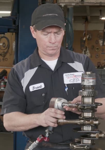S01:E05 - Twin Plugging and Carburetors poster