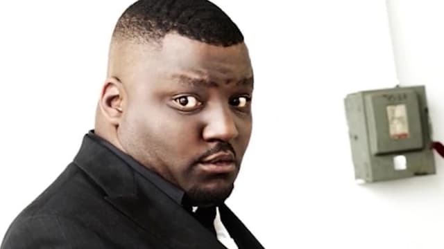 S01:E01 - Aries Spears