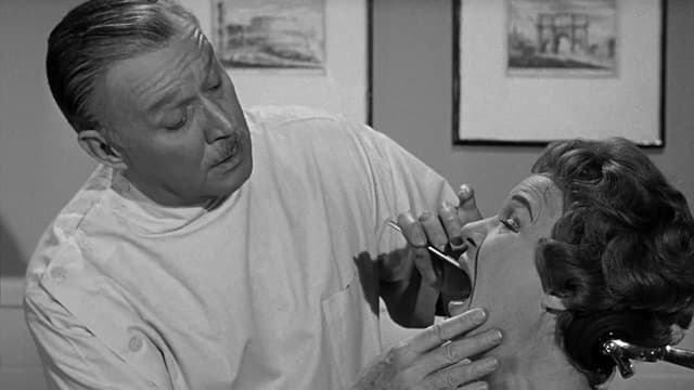 S01:E27 - Three Little Cubs