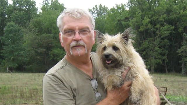 S01:É01 - S01:E01 - A Town Torn Apart by Murder